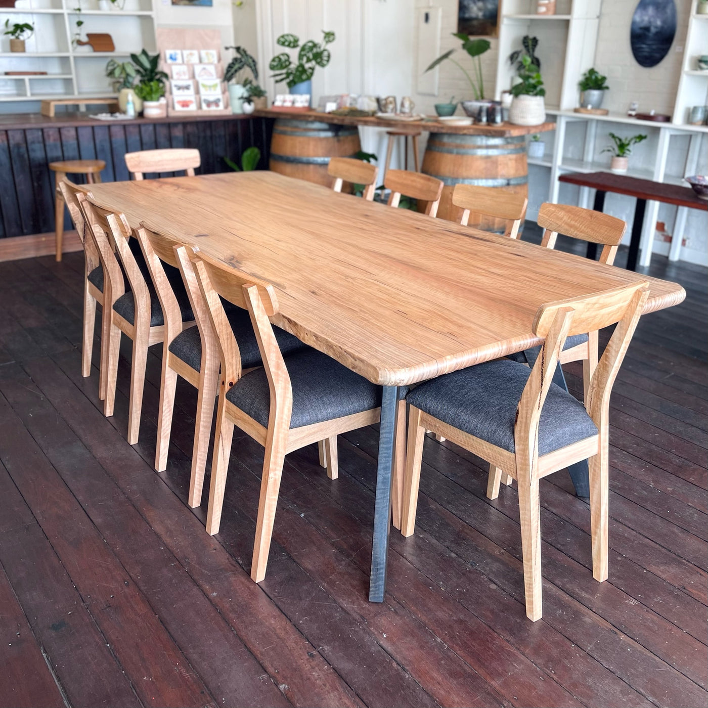 Dining table (POA)